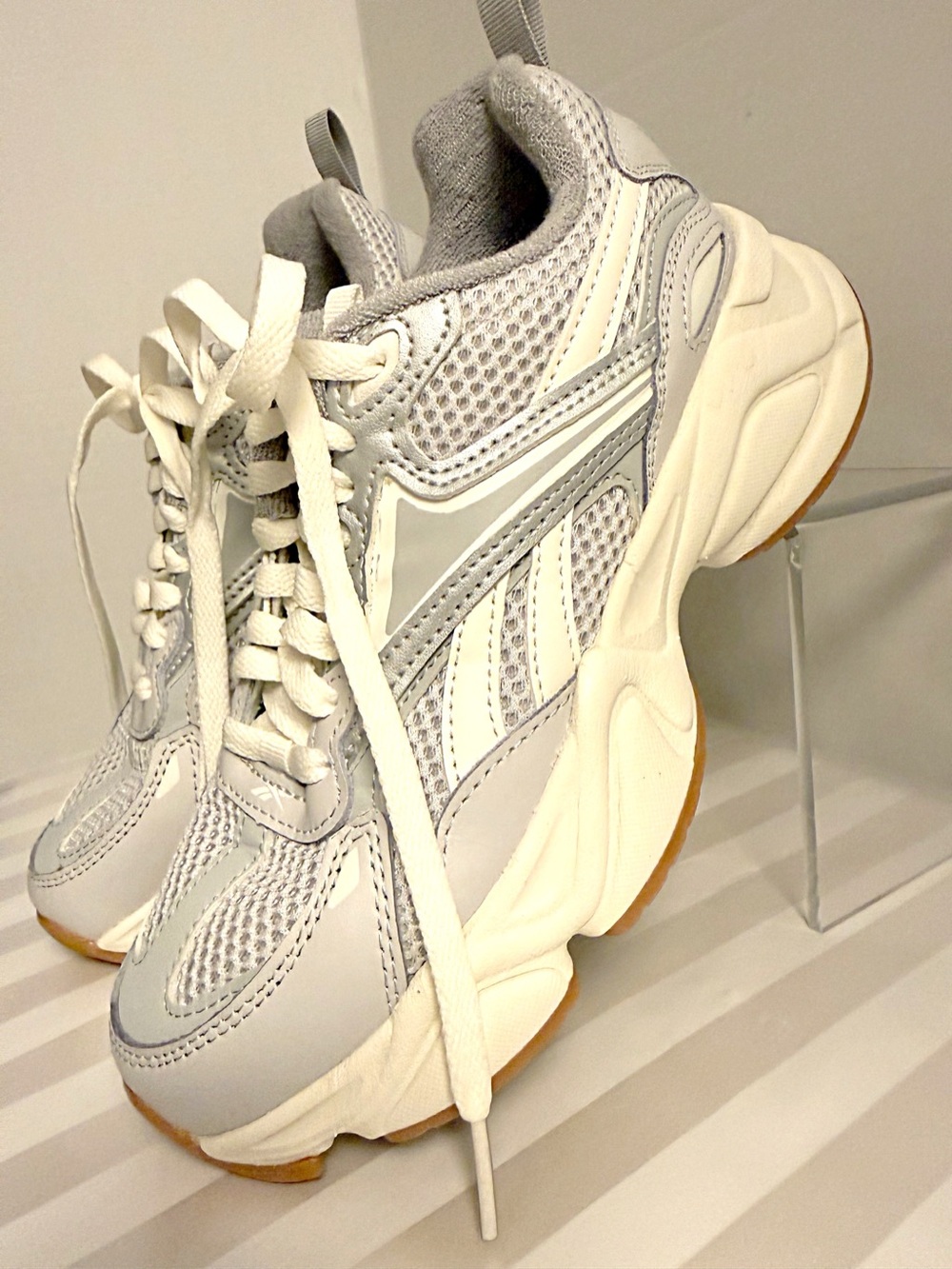 Reebok Women’s Gray Cream Chunky Retro Y2K Dad Sneakers Size 7